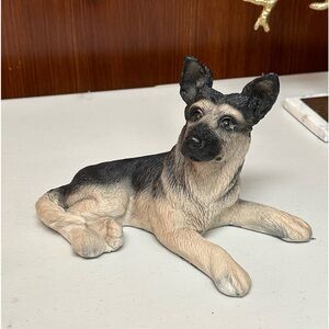Vintage Home interiors and gifts German Shepherd Dog Figure